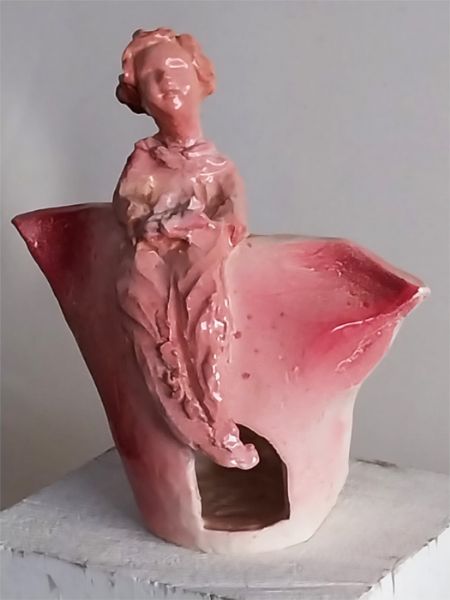 Bimba su vaso rosa  di Praturlon Loreta