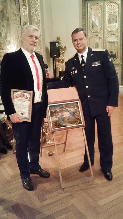 L'artista Tullio Petteni con il Colonnello Sergey Chukhrov, Addetto Militare dell'Ambasciata Russa a Roma.