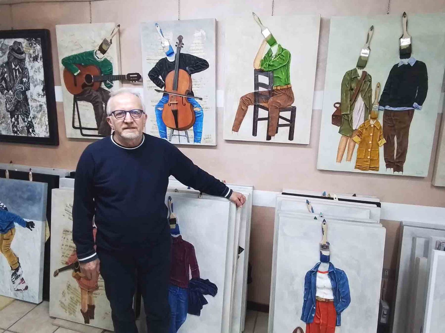 L'artista BRUNO AZZINI